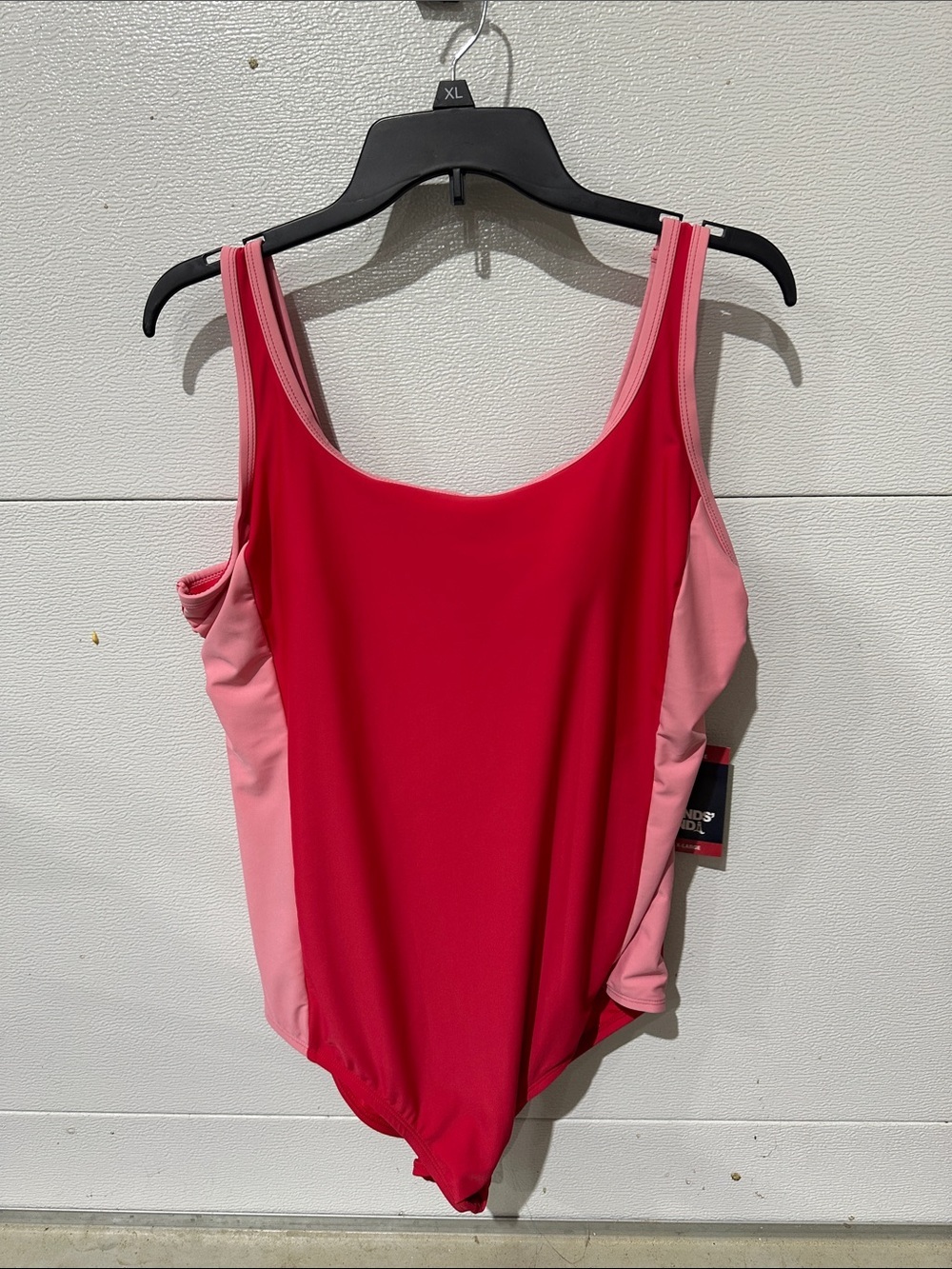 Women’s Lands’ End Pink one piece swim suit size XL